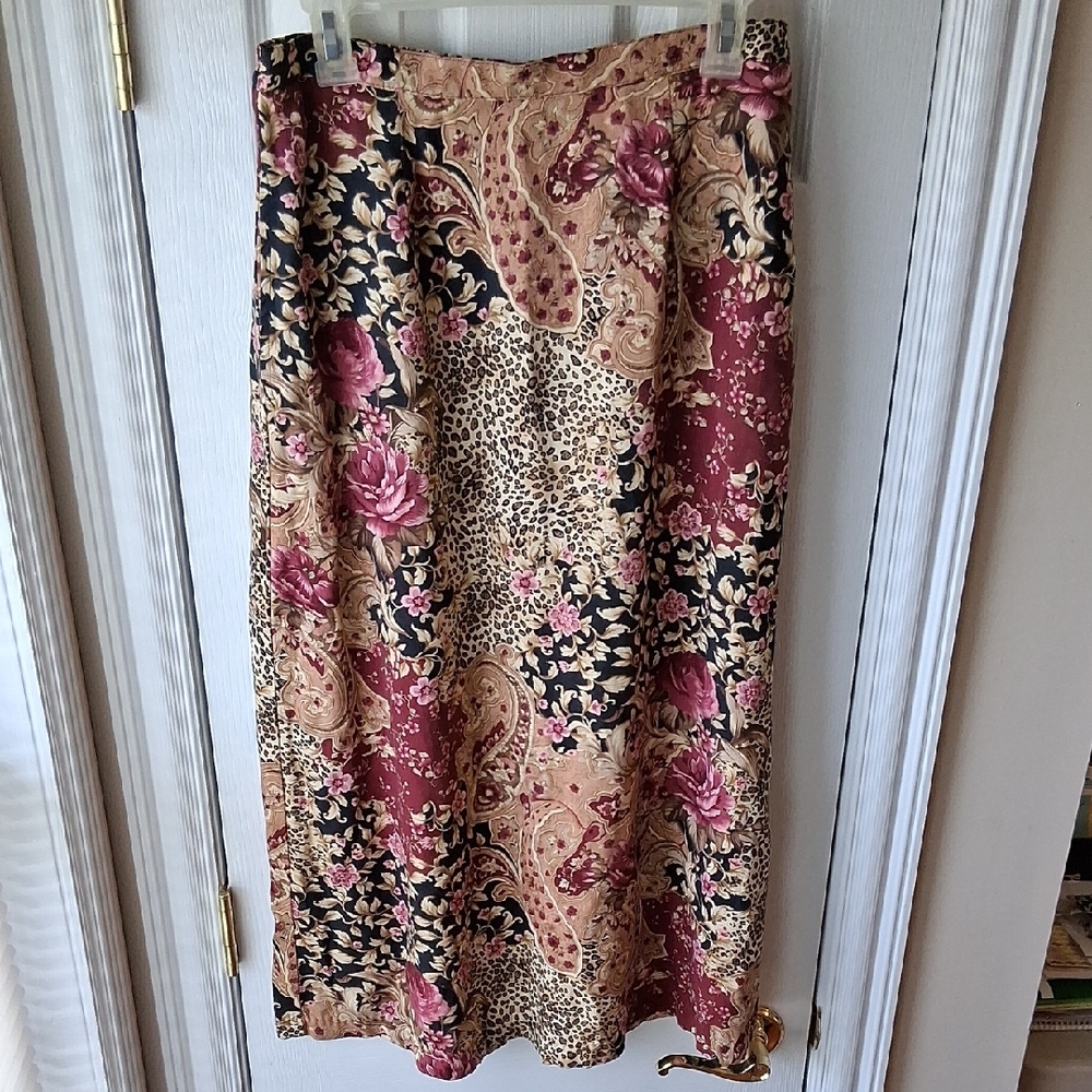 Vintage Napa Valley Flowy 100% Rayon Beautiful Floral Paisley Skirt